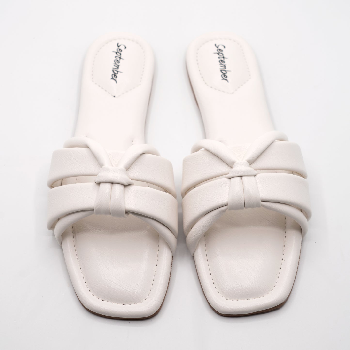 Pillow Walk (white)
