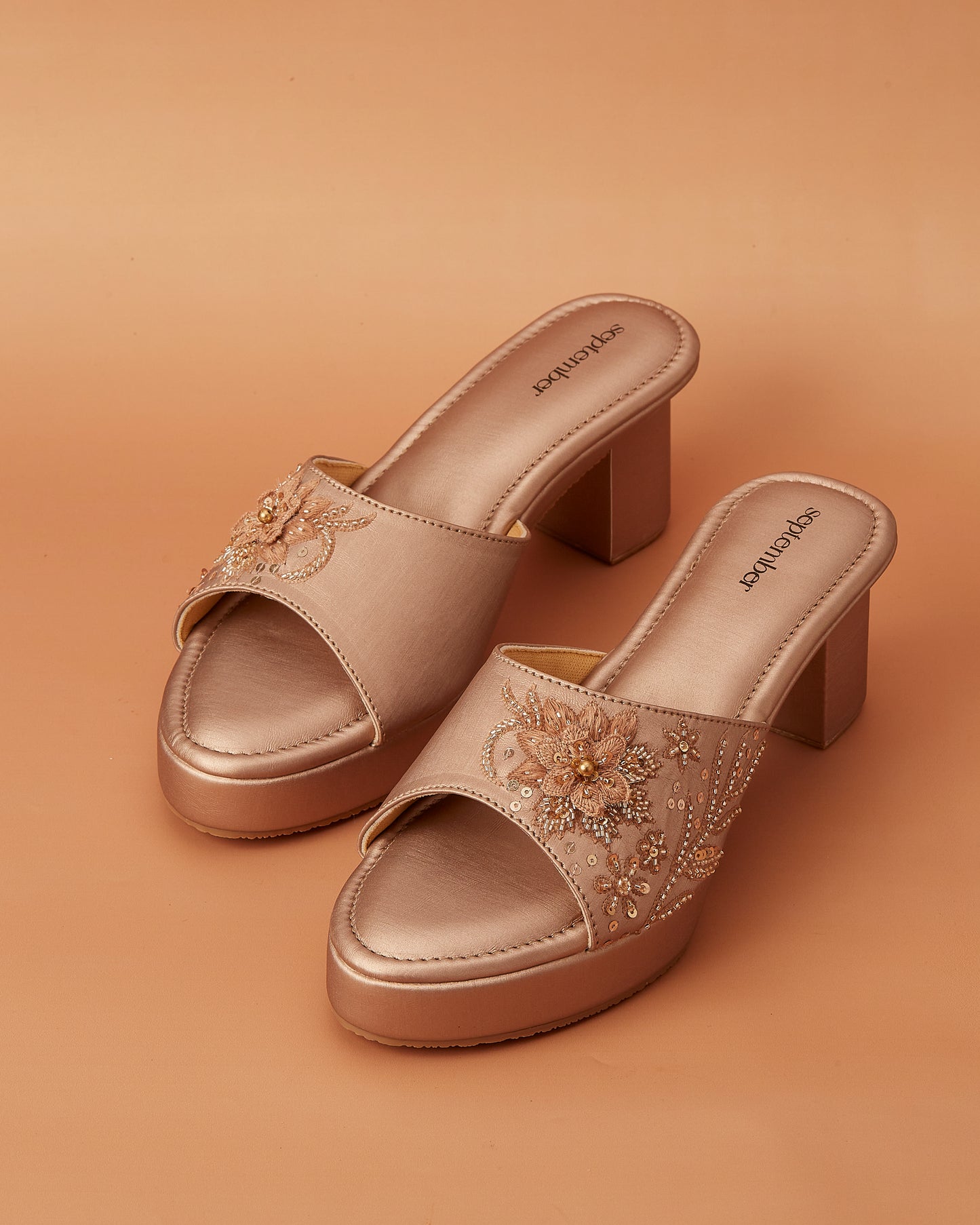 Aurora Glow (Rose Gold)