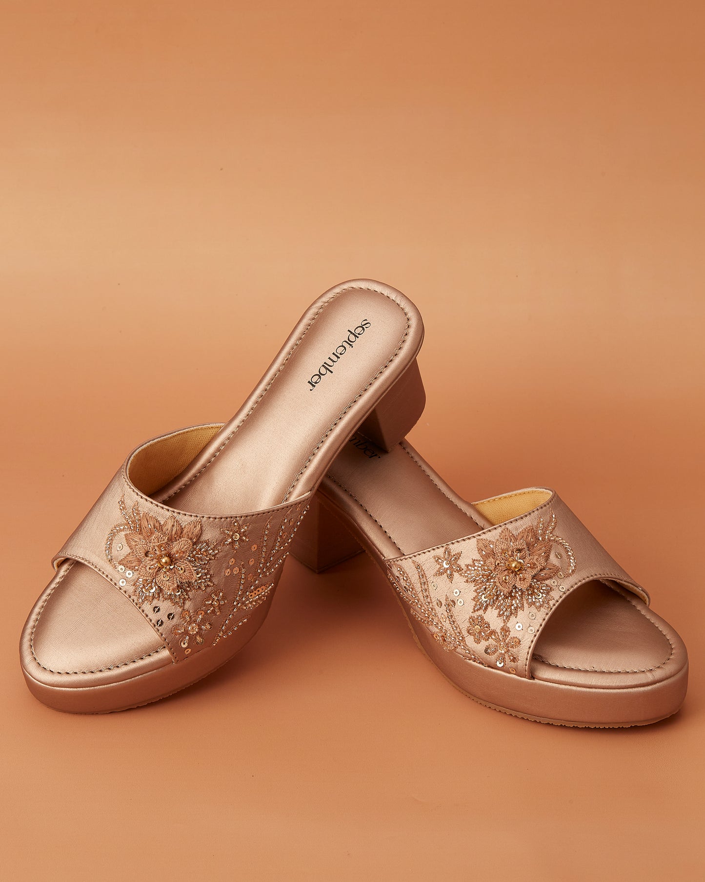 Aurora Glow (Rose Gold)