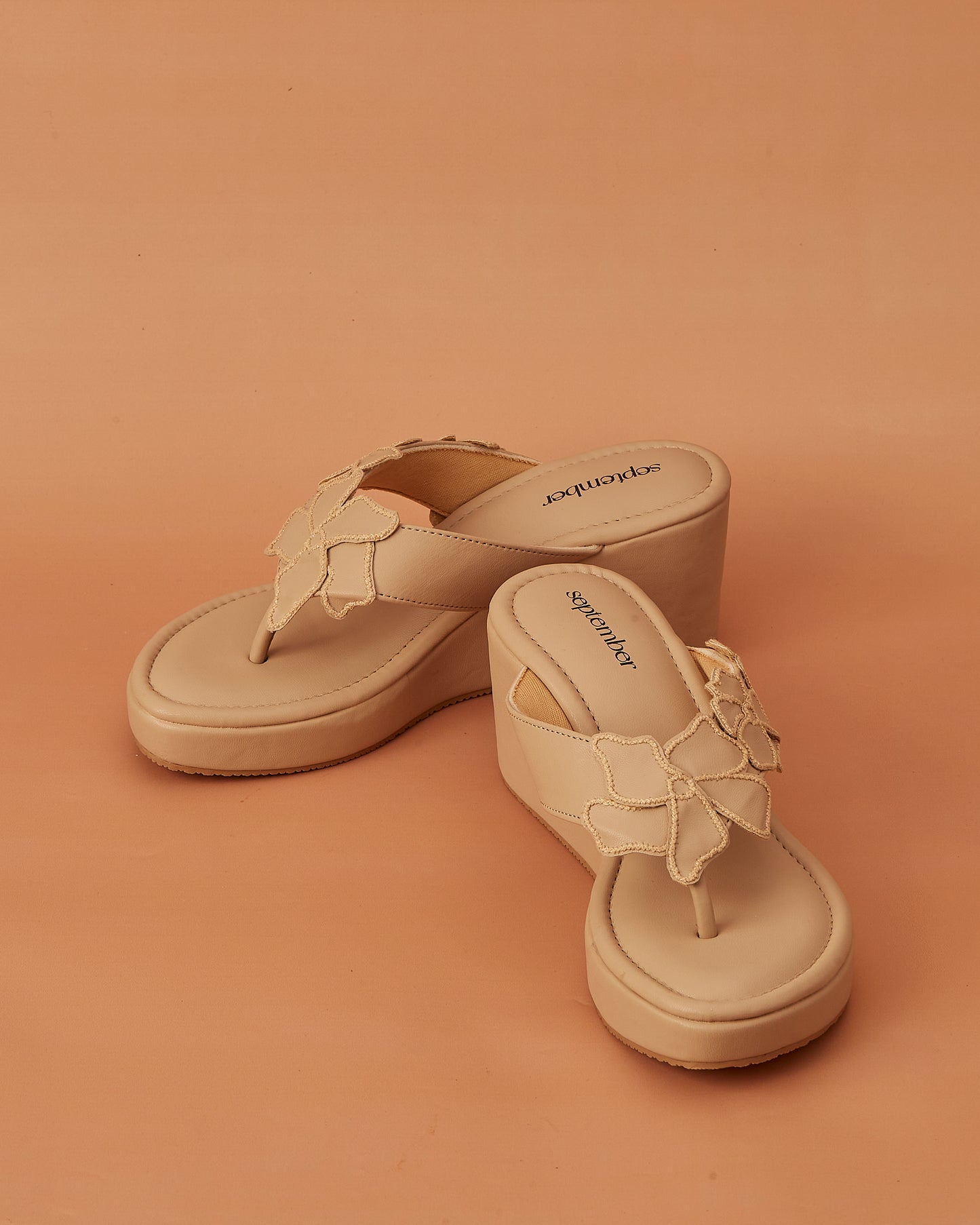 City Lights Stroll (Cream)