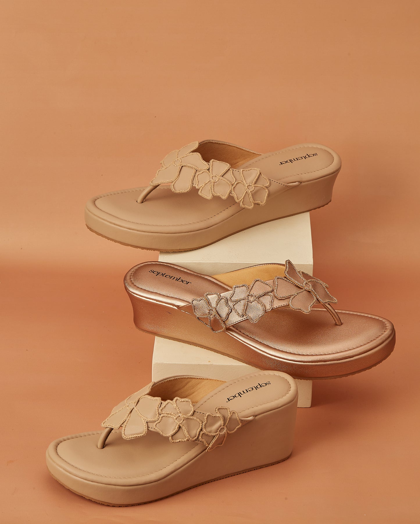 City Lights Stroll (Cream)