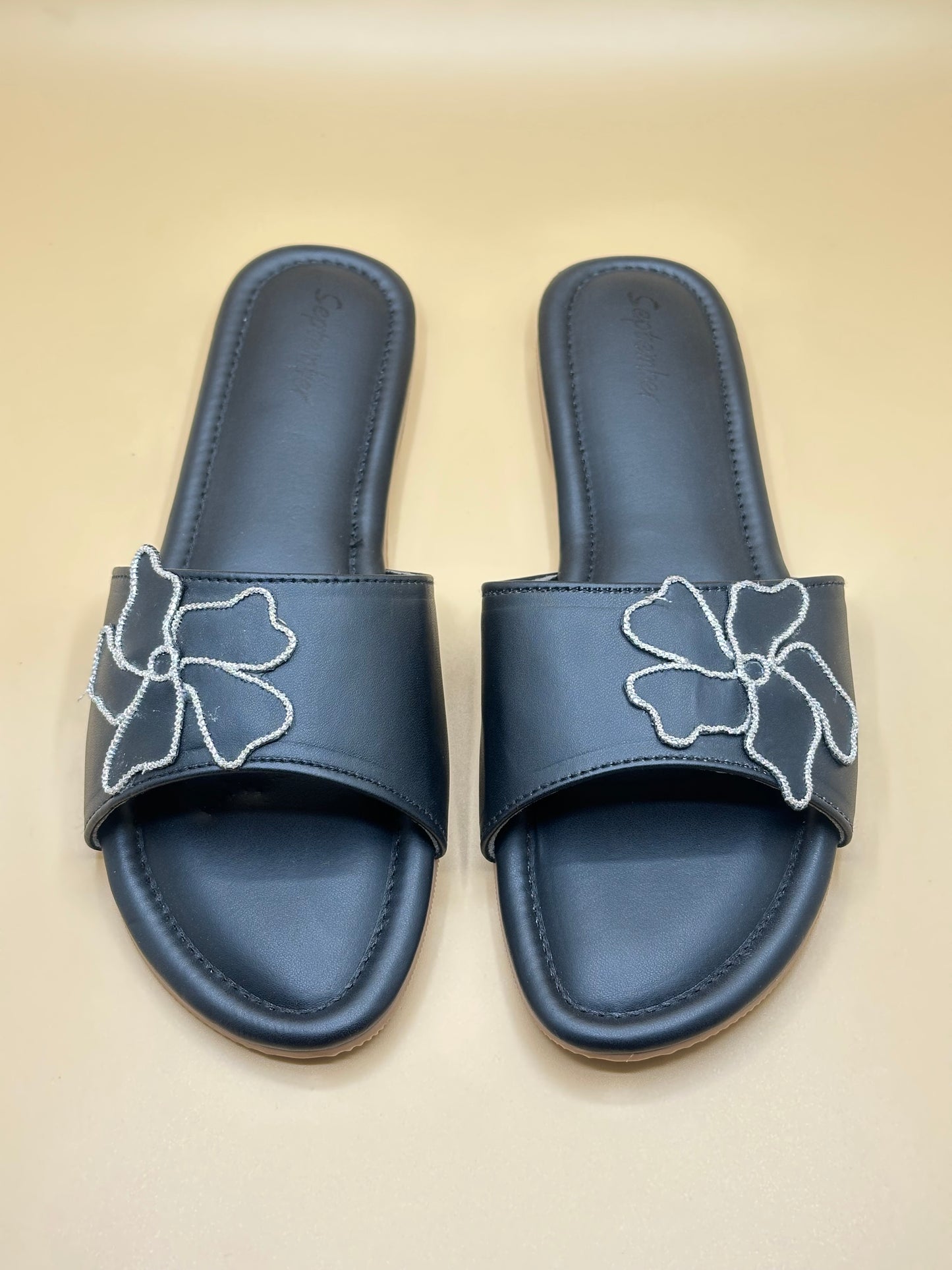 City light stroll-Black-39