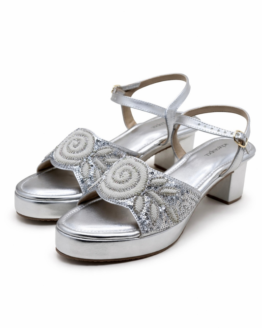 Twirl in silver