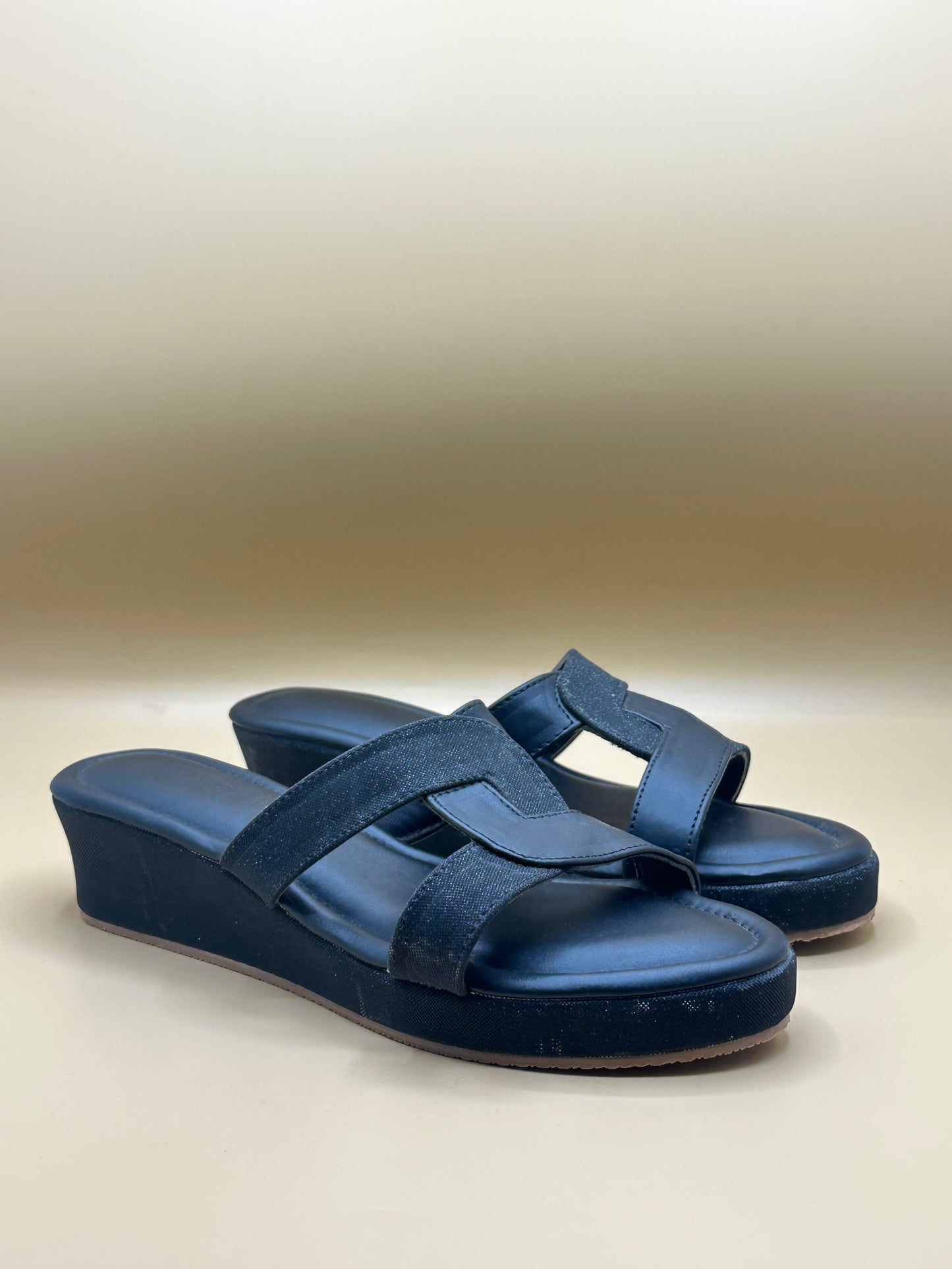 Glistening gem-Black-37