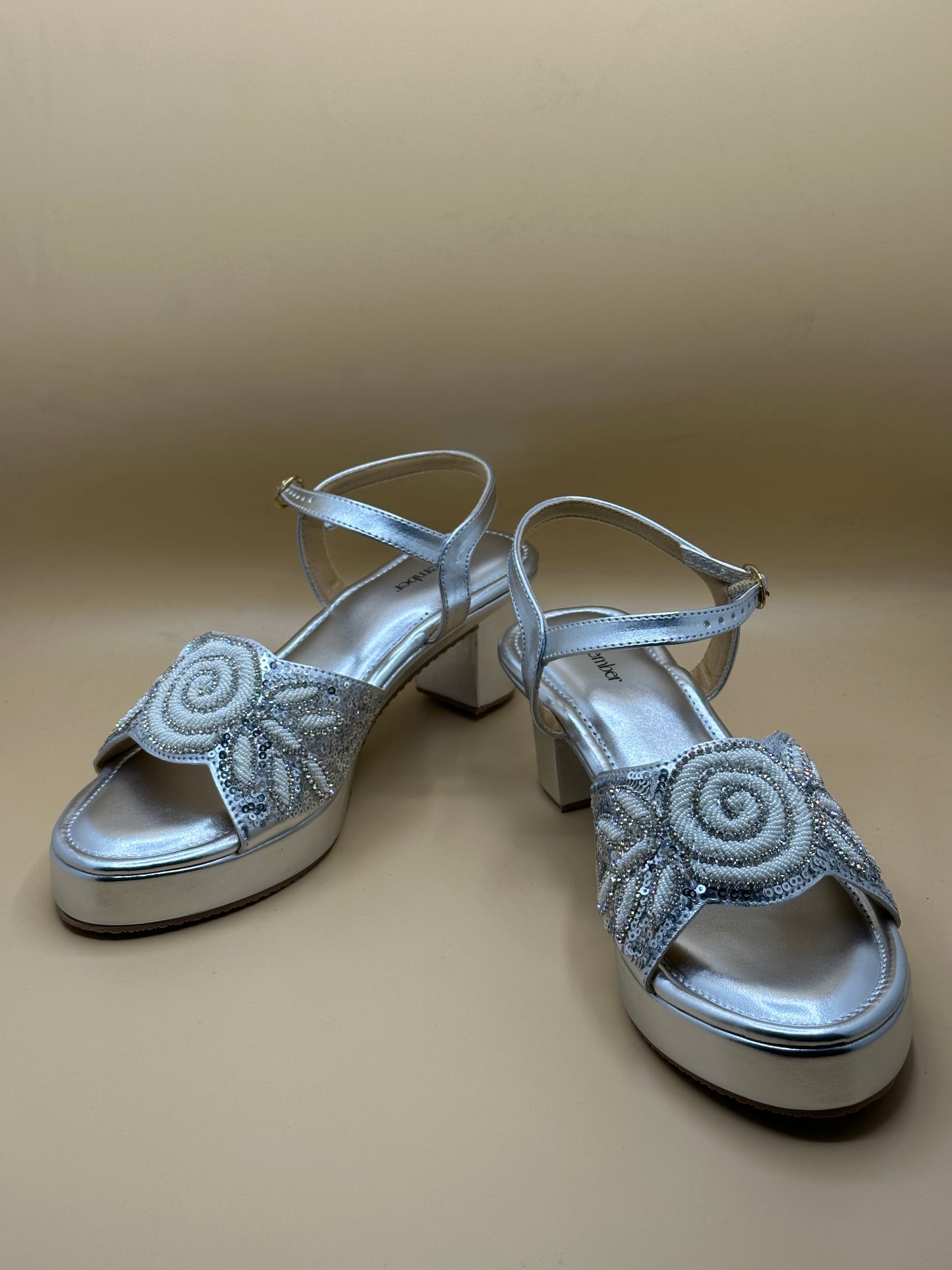 Twirl in silver