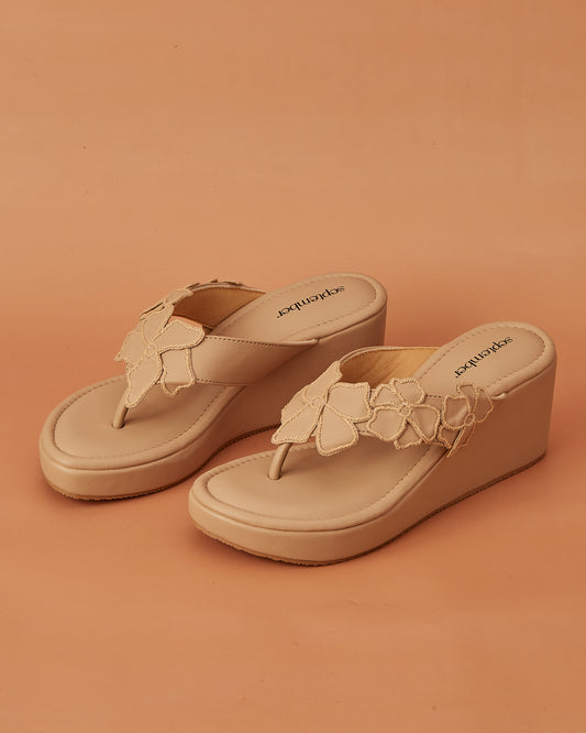 City Lights Stroll (Cream)