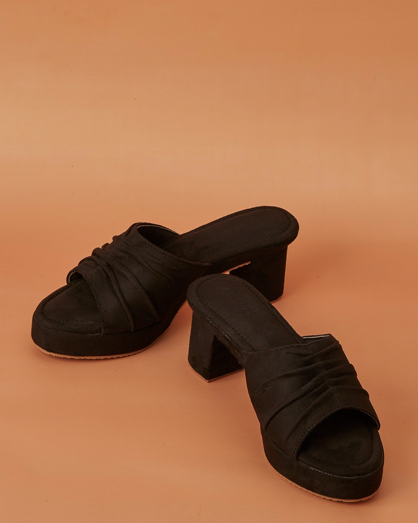 Glam On The Glow (Black)